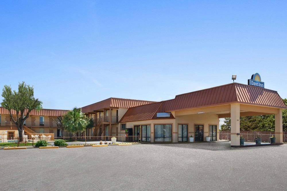 Days Inn By Wyndham Burleson Ft. Worth Exteriér fotografie